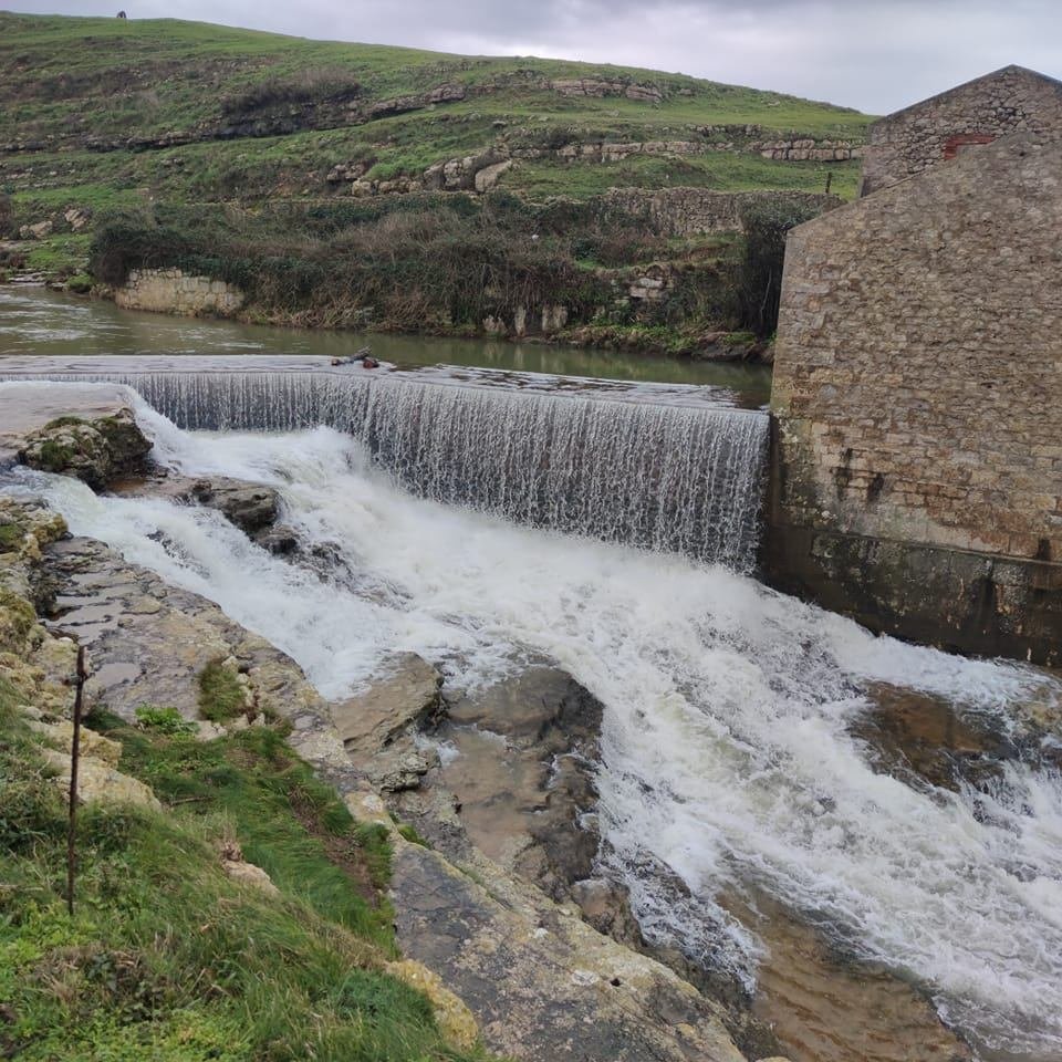 Pernoctar en el área de autocaravanas el jardín de Cobreces